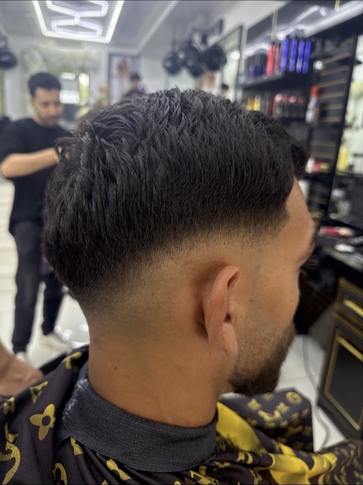 Moderner Fade Haarschnitt bei BAS CUT